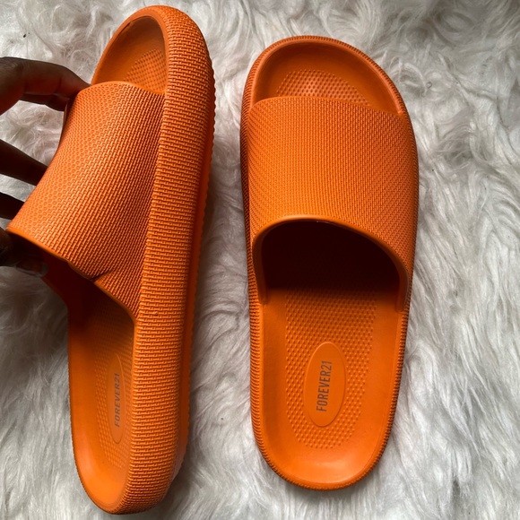Forever 21 | Textured Almond-Toe Slides - Picture 11 of 12